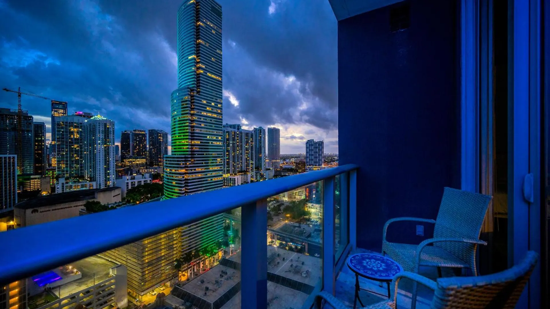 Luxury Loft W Skyline View, Rooftop Pool, Brickell Downtown * Miami
