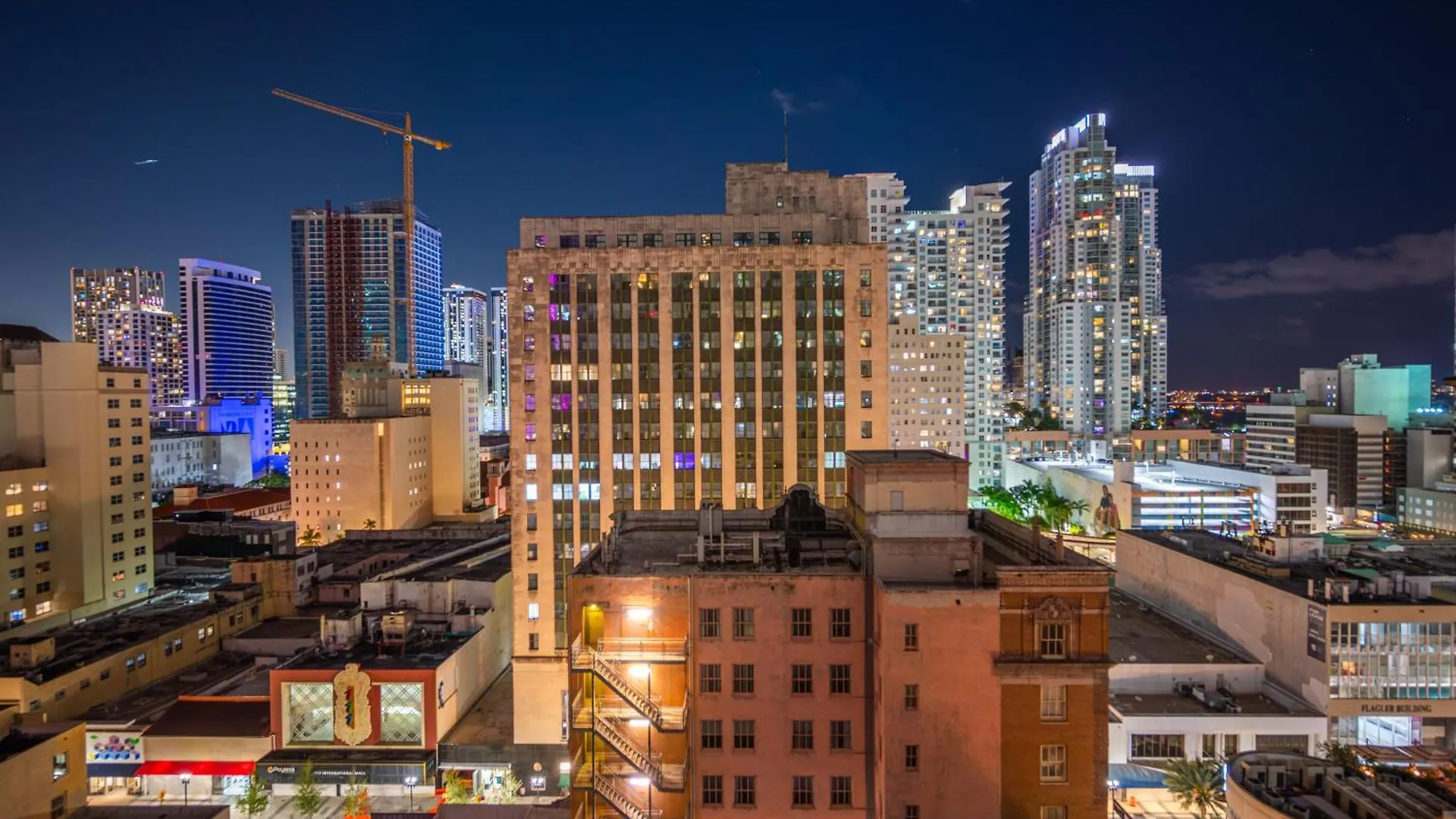Apartment Luxury Loft W Skyline View, Rooftop Pool, Brickell Downtown