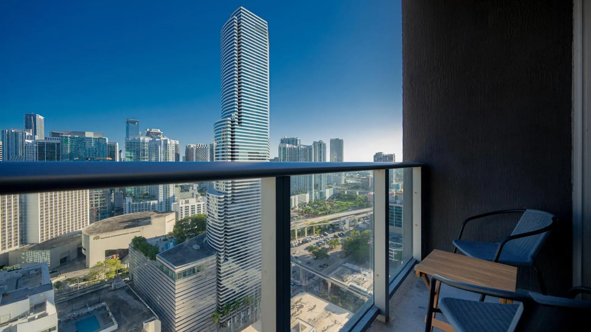 Apartment Luxury Loft W Skyline View, Rooftop Pool, Brickell Downtown Miami