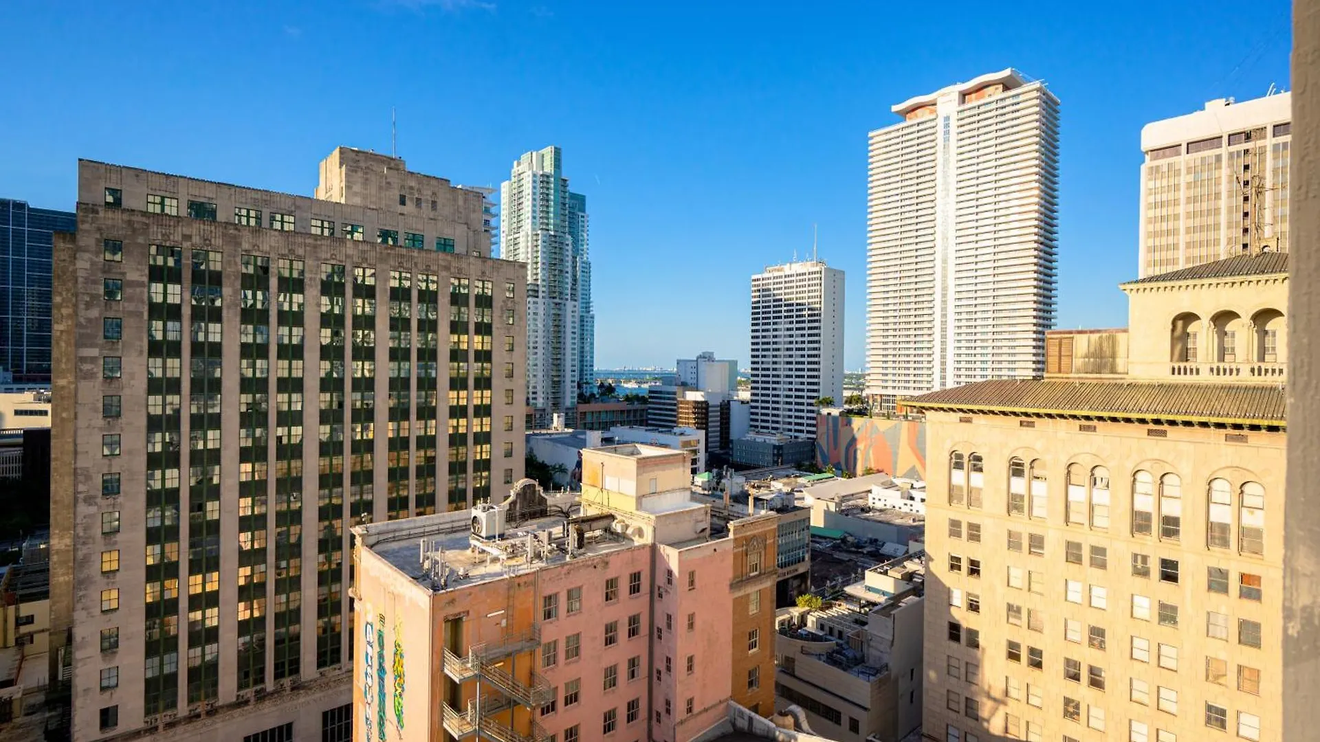 Luxury Loft W Skyline View, Rooftop Pool, Brickell Downtown Miami
