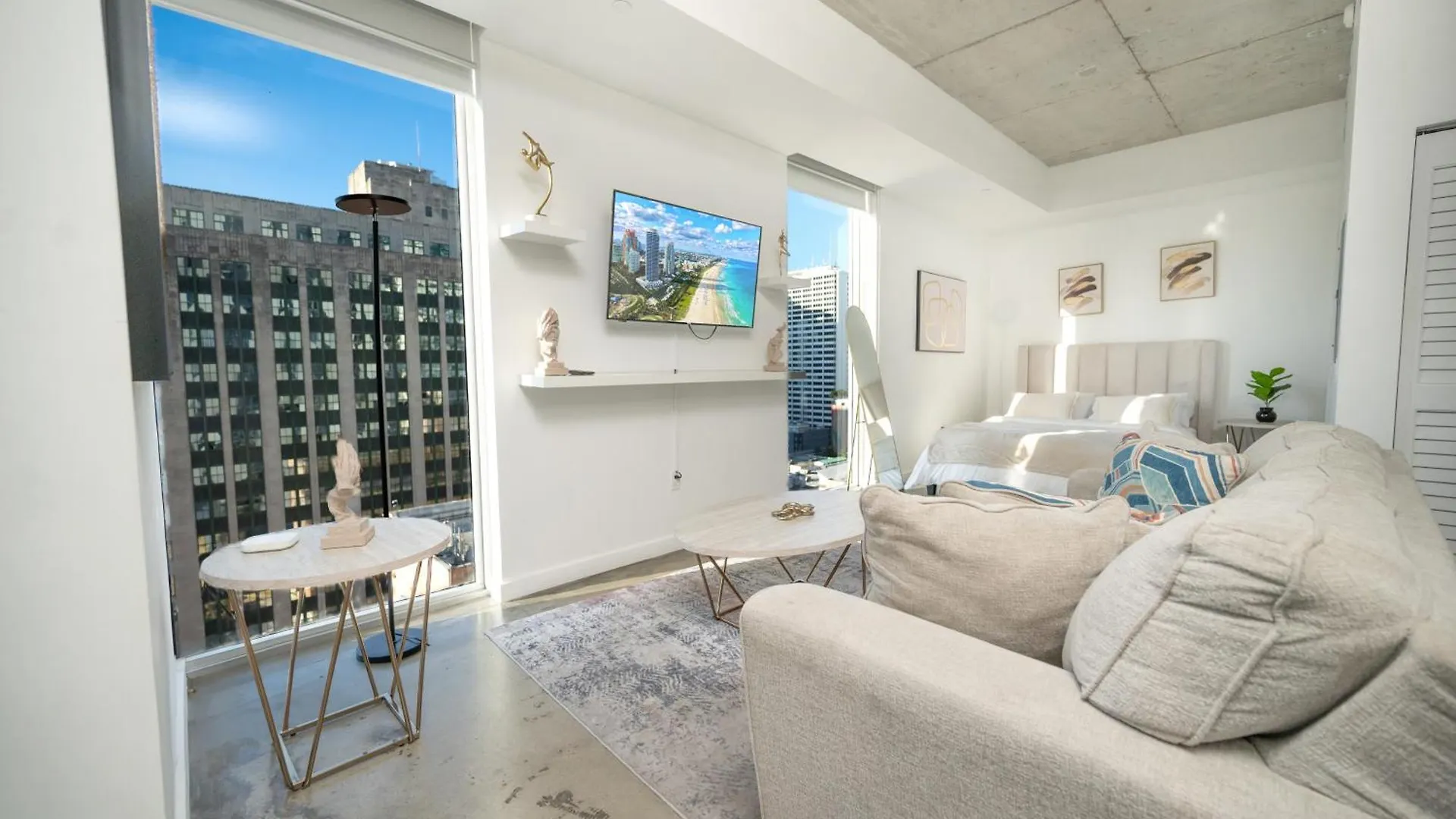 Luxury Loft W Skyline View, Rooftop Pool, Brickell Downtown * Miami