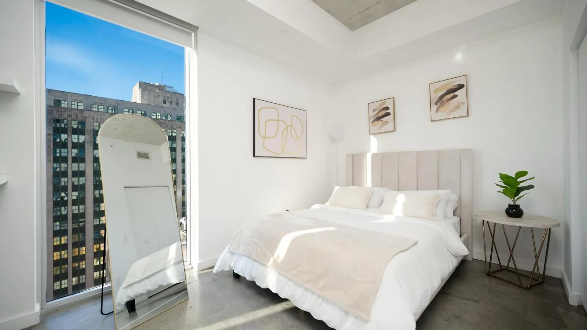 Luxury Loft W Skyline View, Rooftop Pool, Brickell Downtown Apartment *