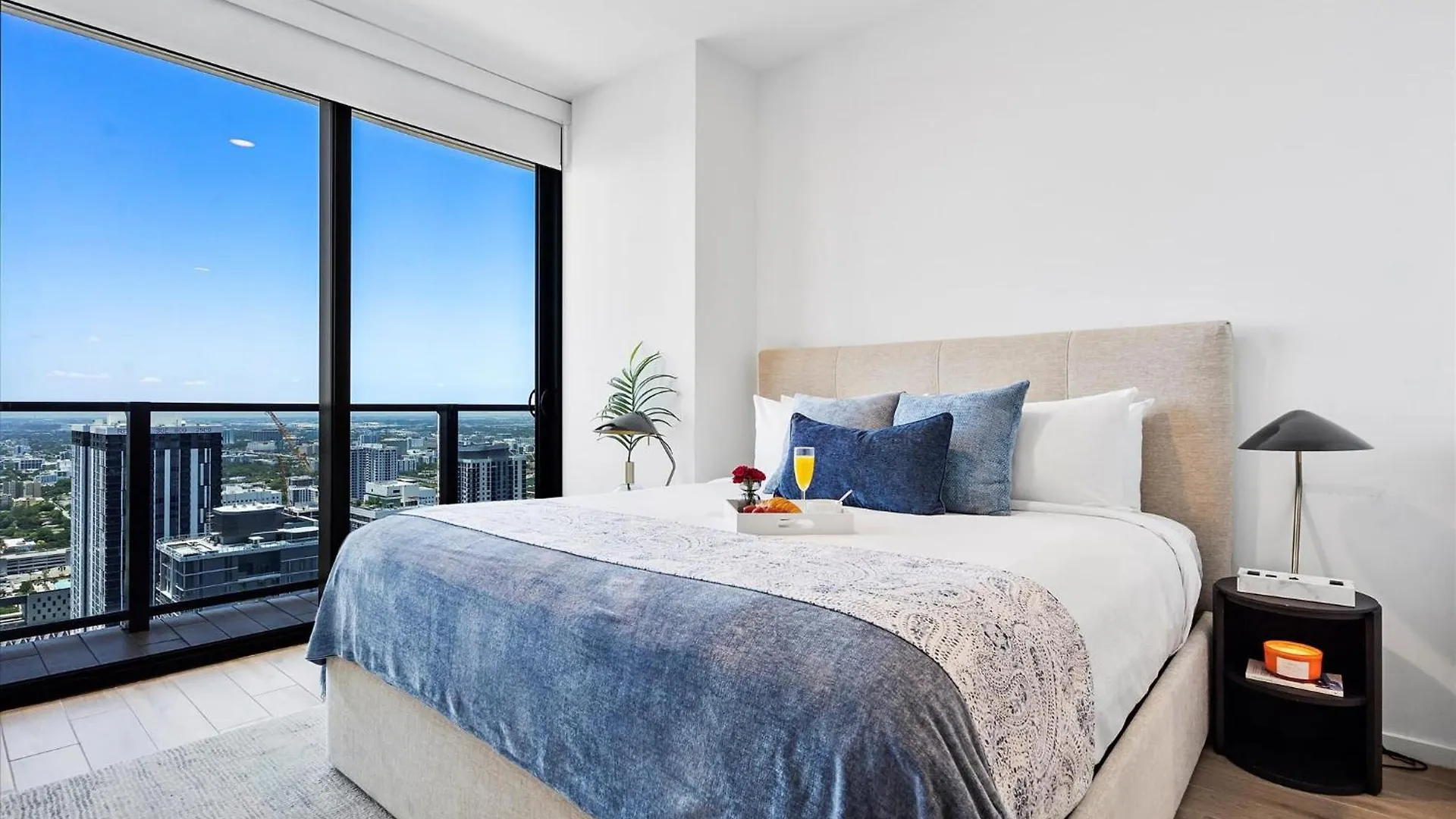 Mvr - Last-minute Luxe In Downtown