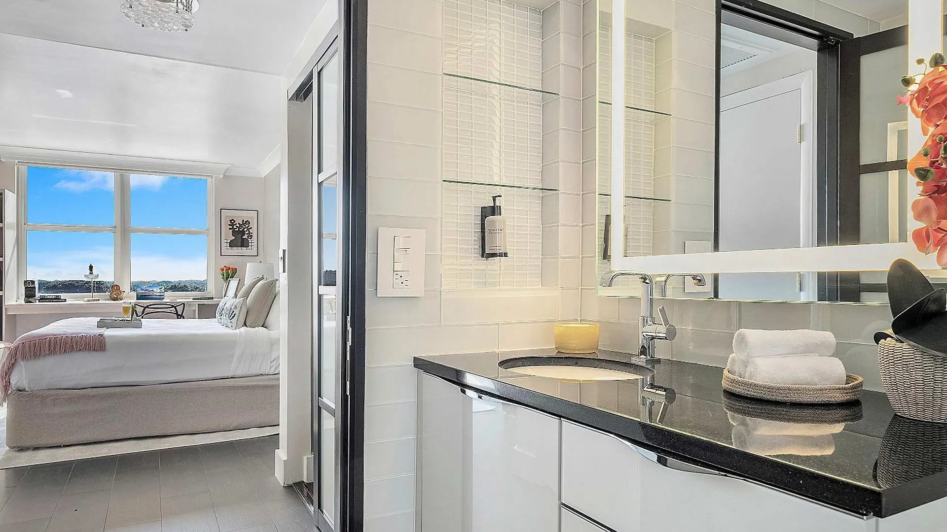 Mvr - Is Built To Impress Inn *