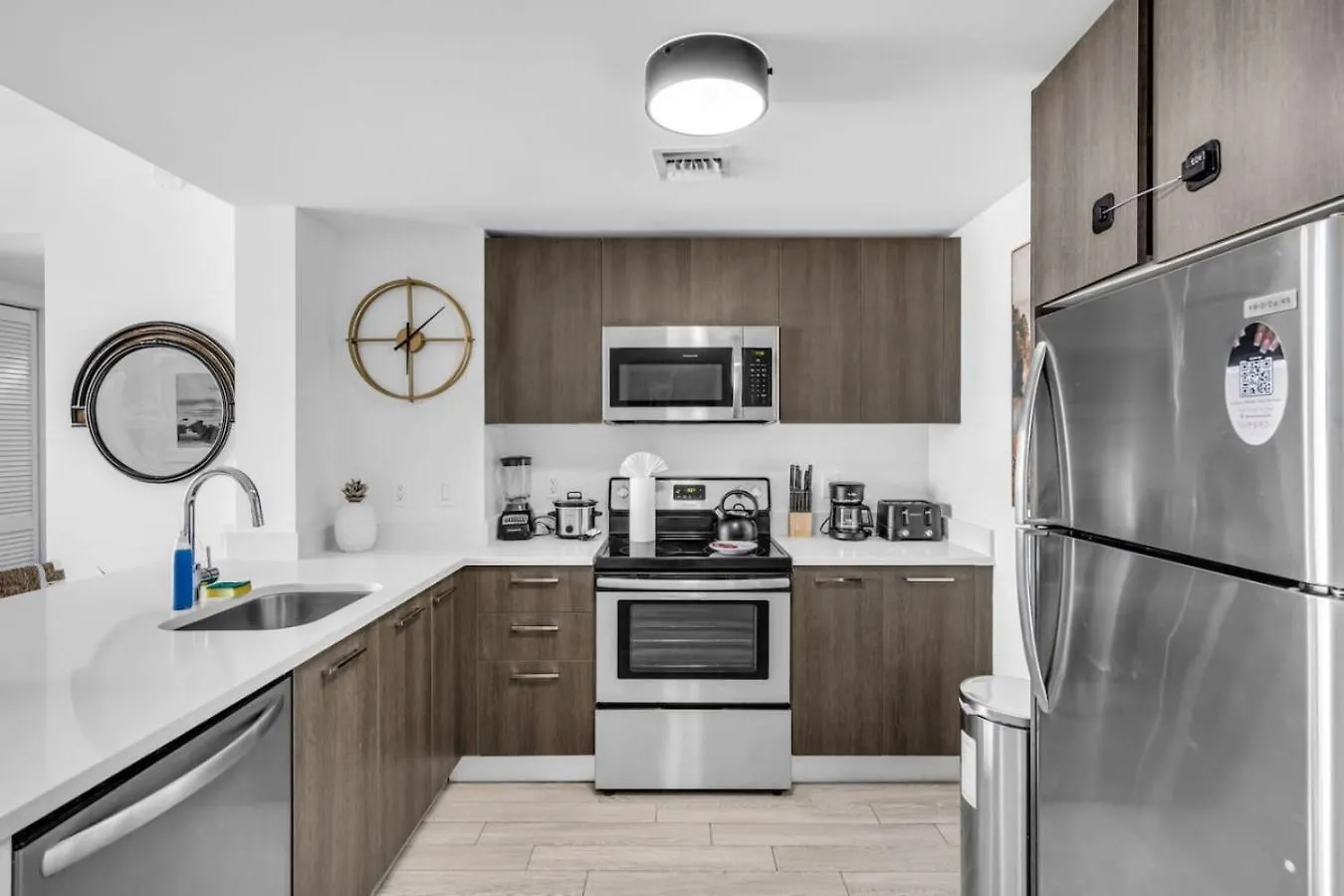 Bayview 2br Retreat Stunning Views And Pool