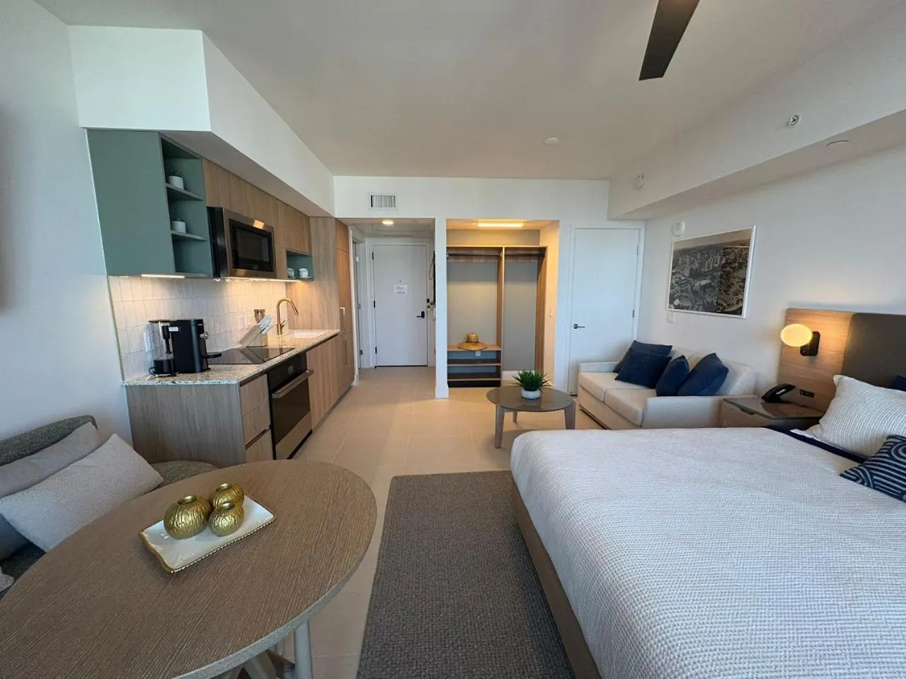 4010 Charming High Floor With Views Miami
