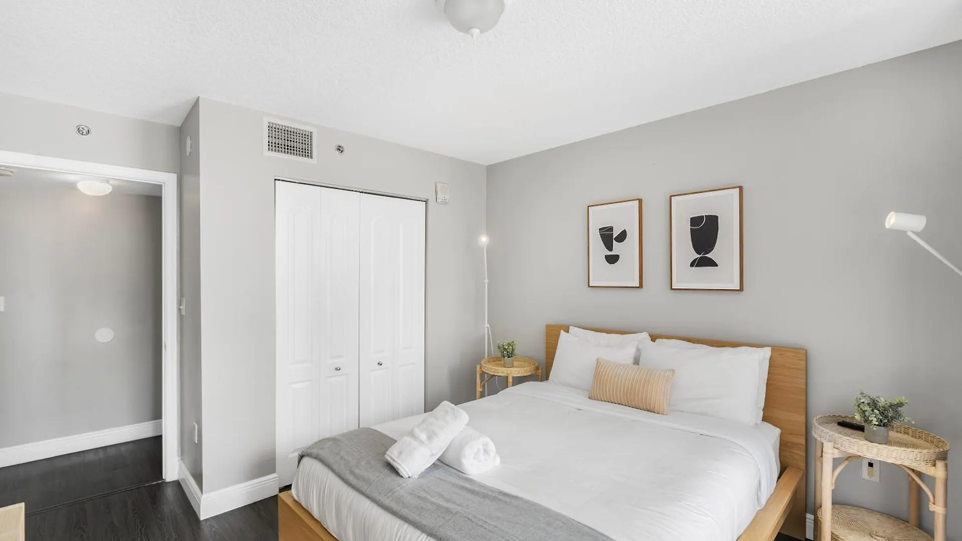 Luxurious 3br With Pool In Brickell Appartement *