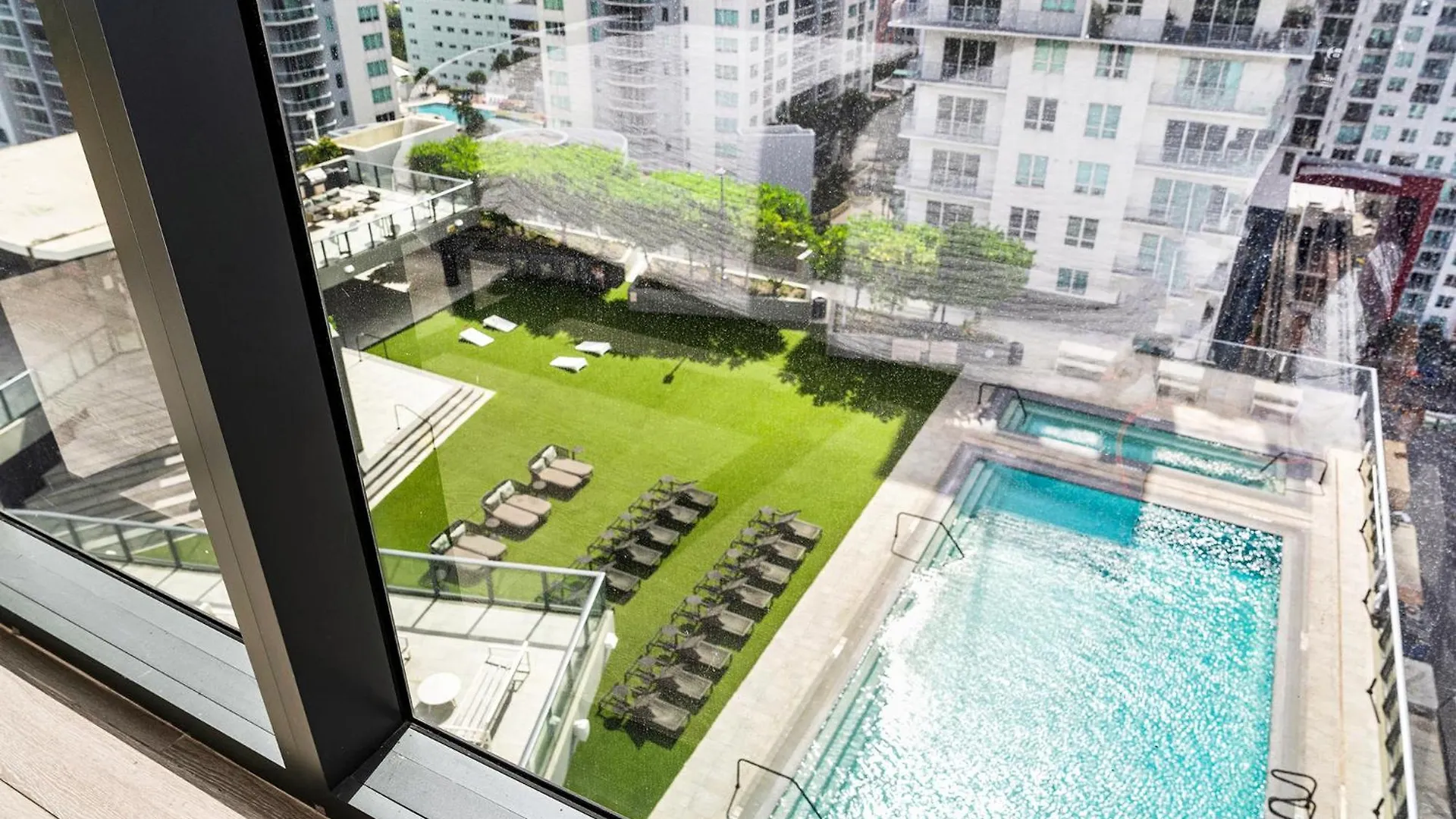 Downtown Luxury 2bd 2bth Views! Miami