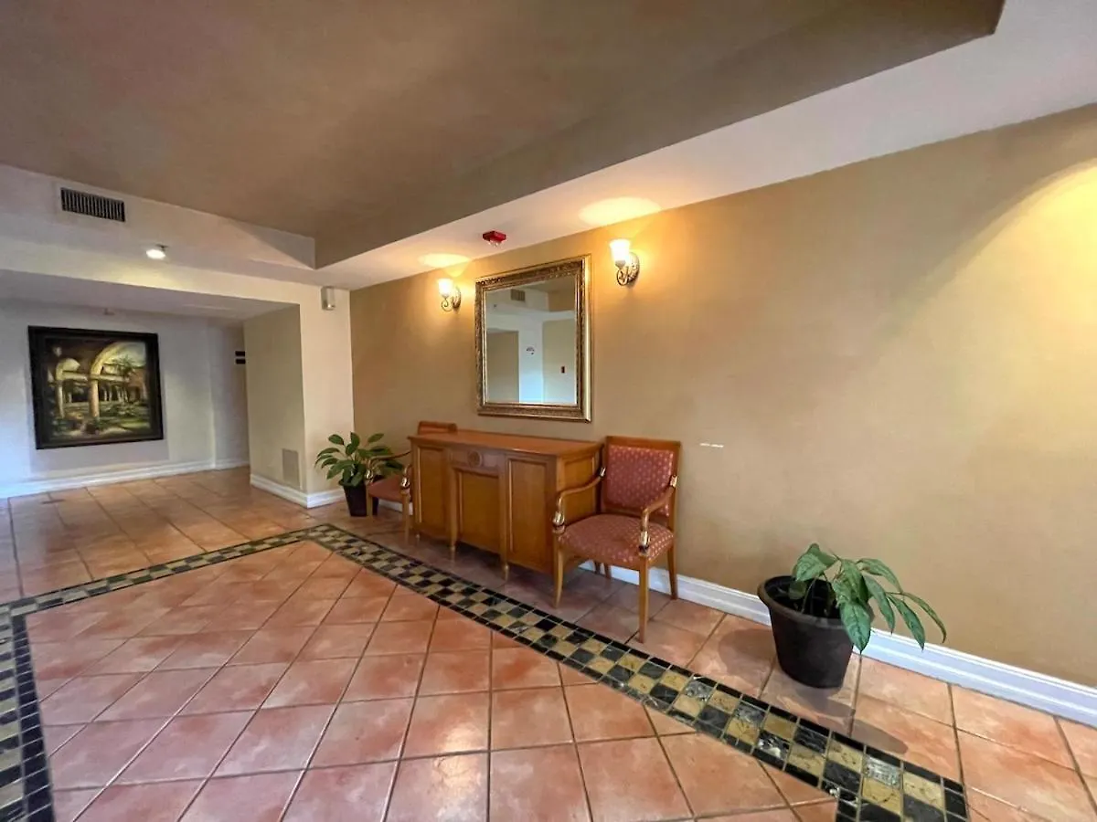 2 Bedrooms At Yacht Club Of Aventura דירה