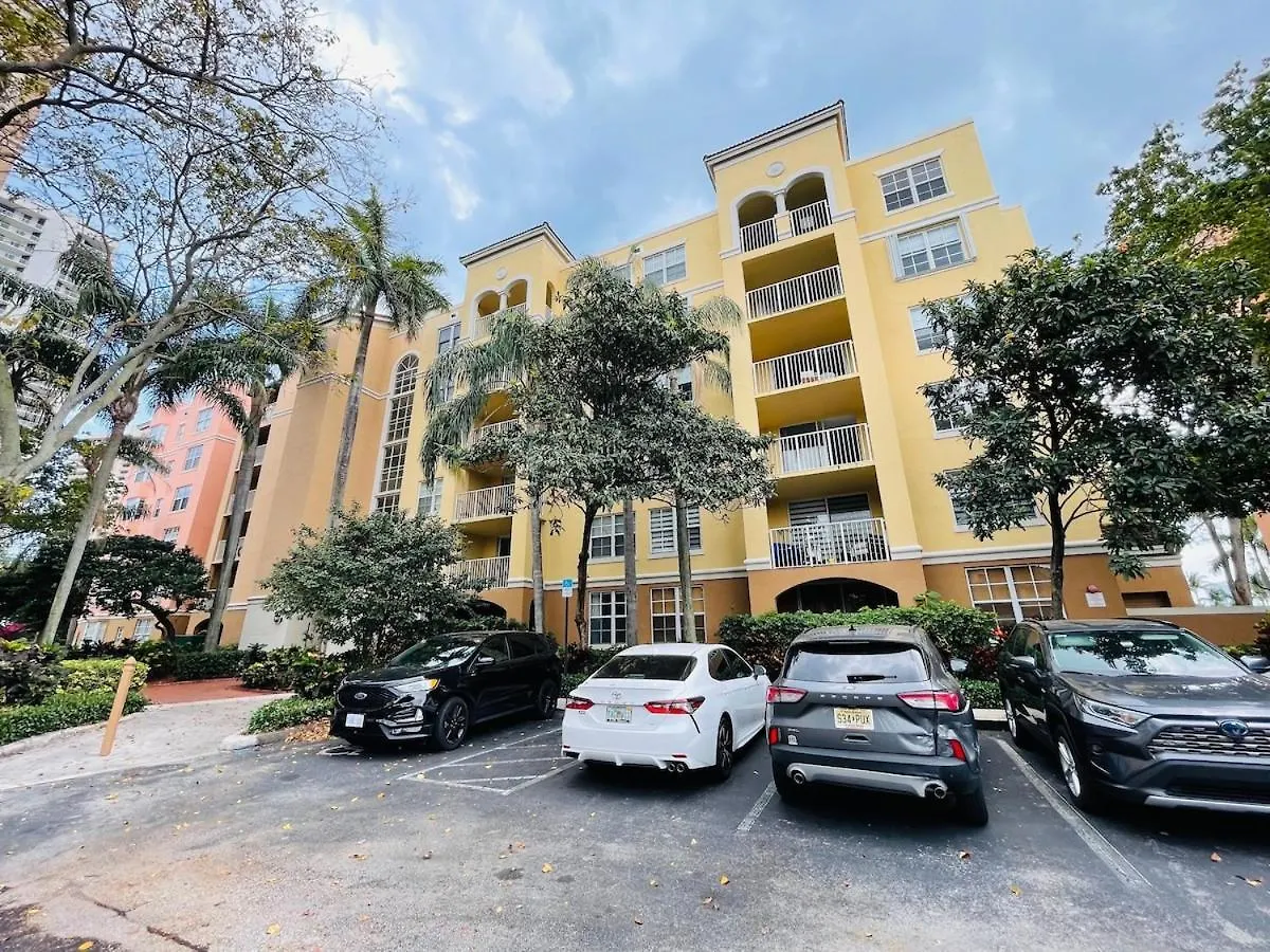 2 Bedrooms At Yacht Club Of Aventura