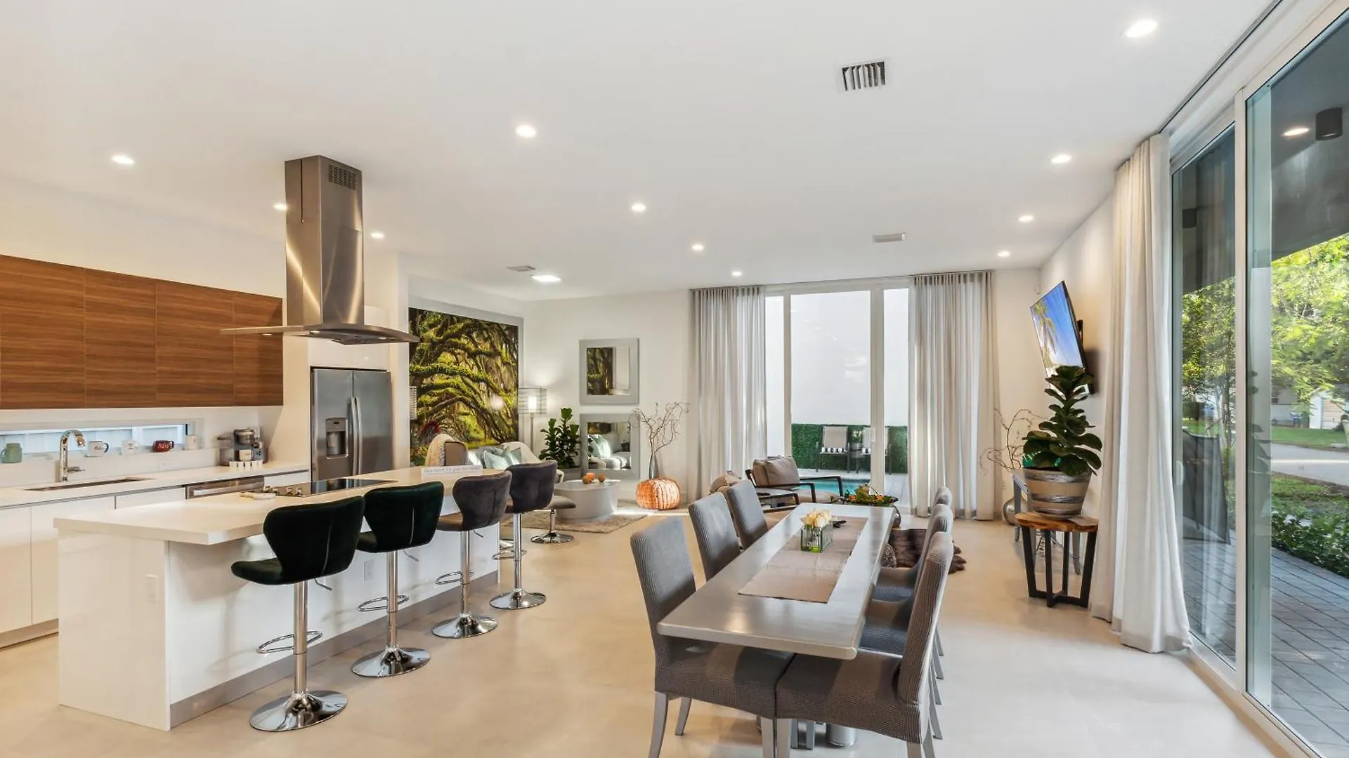 Forest One,brand New Living, Executive /1gb/s *