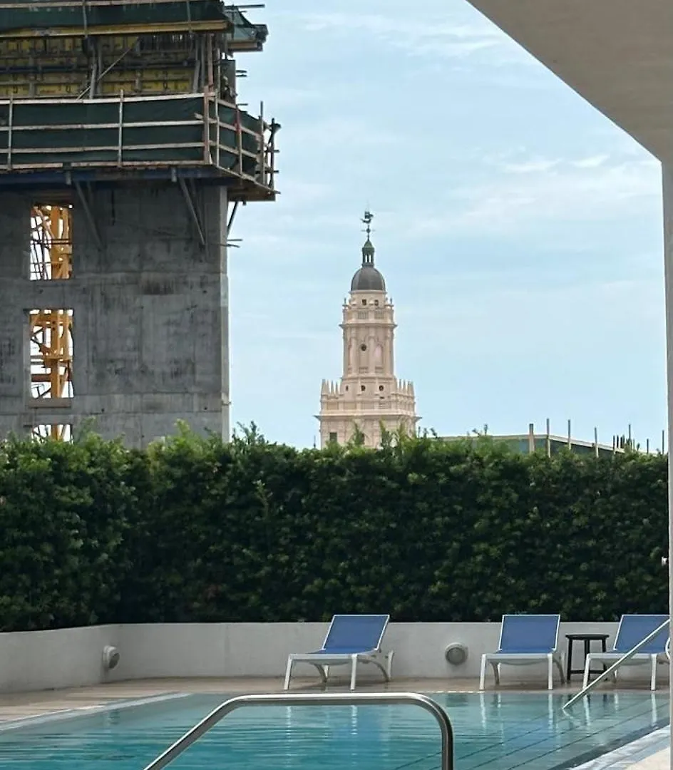 Luxurious In The Heart Of דירה