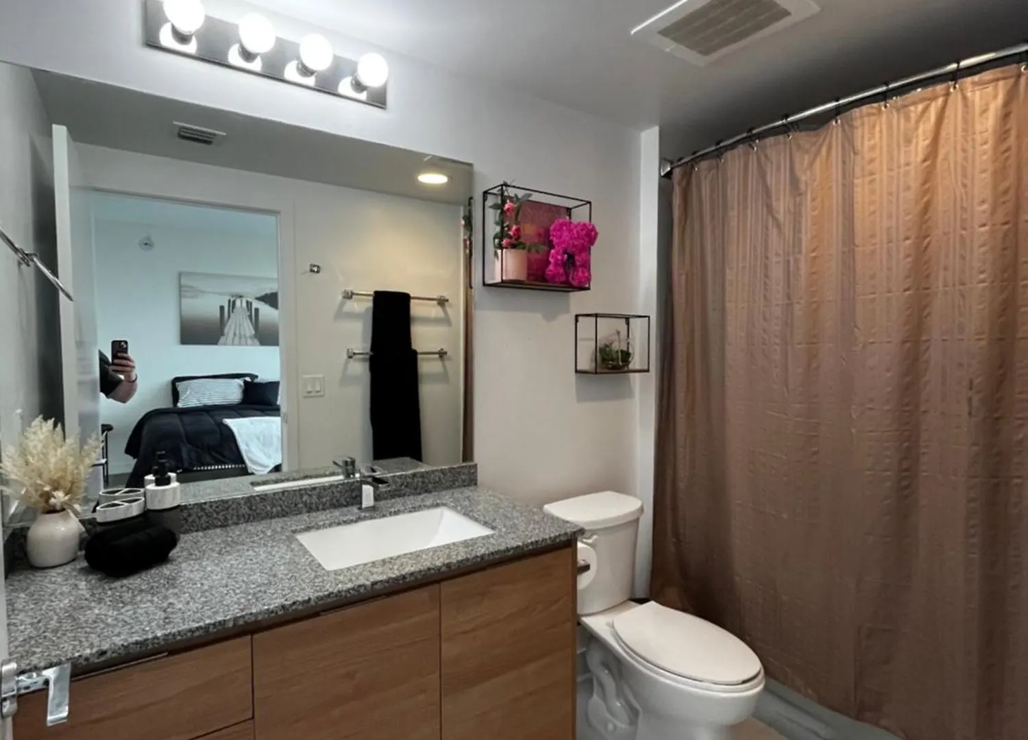 Luxurious In The Heart Of דירה *