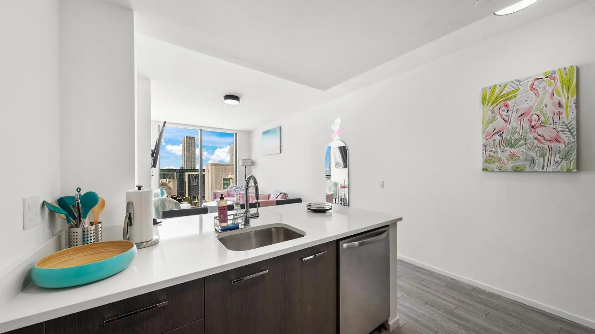 Downtown Luxury 2bd 2bth Views! *