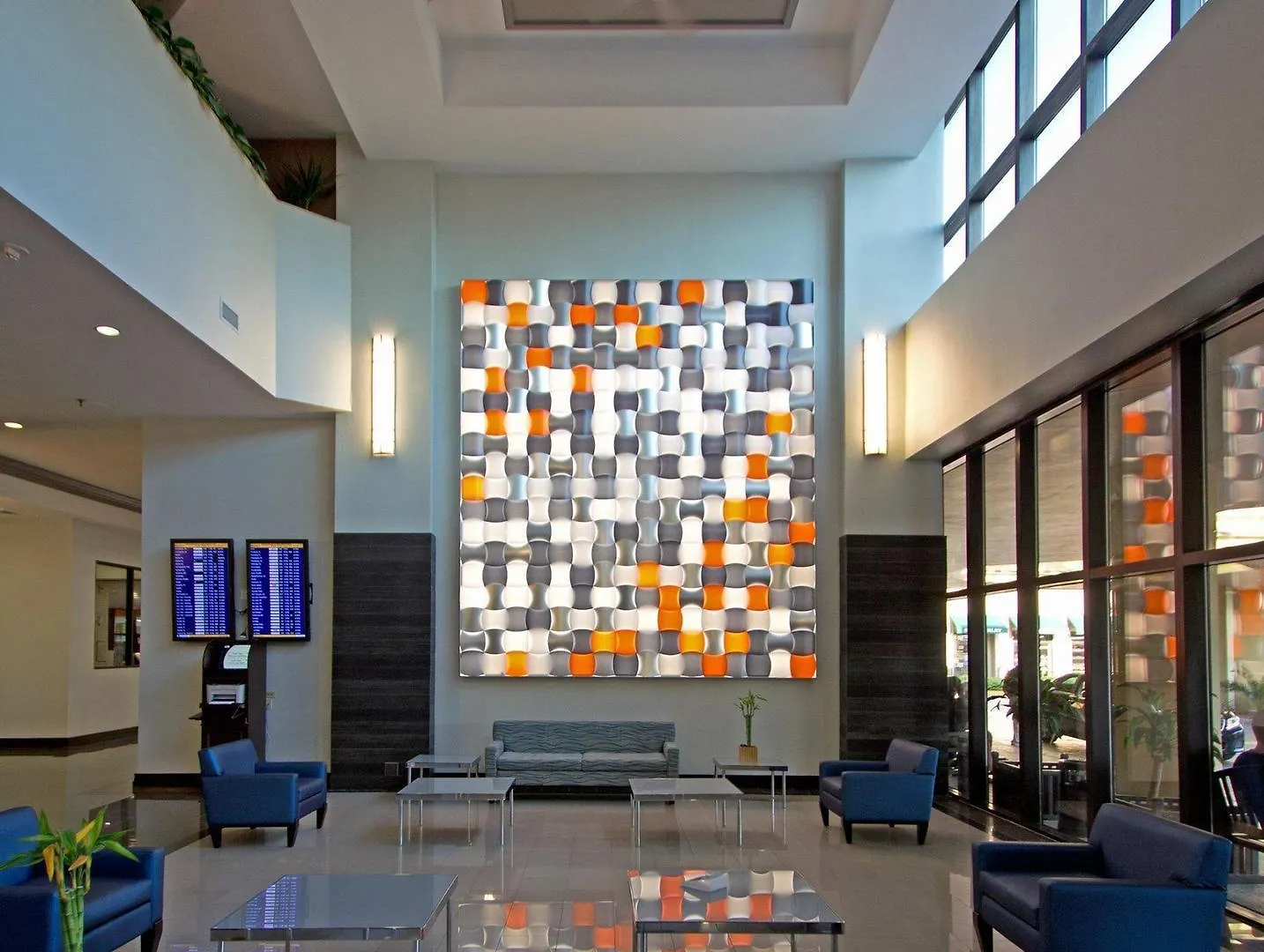 Doubletree By Hilton Airport & Convention Center