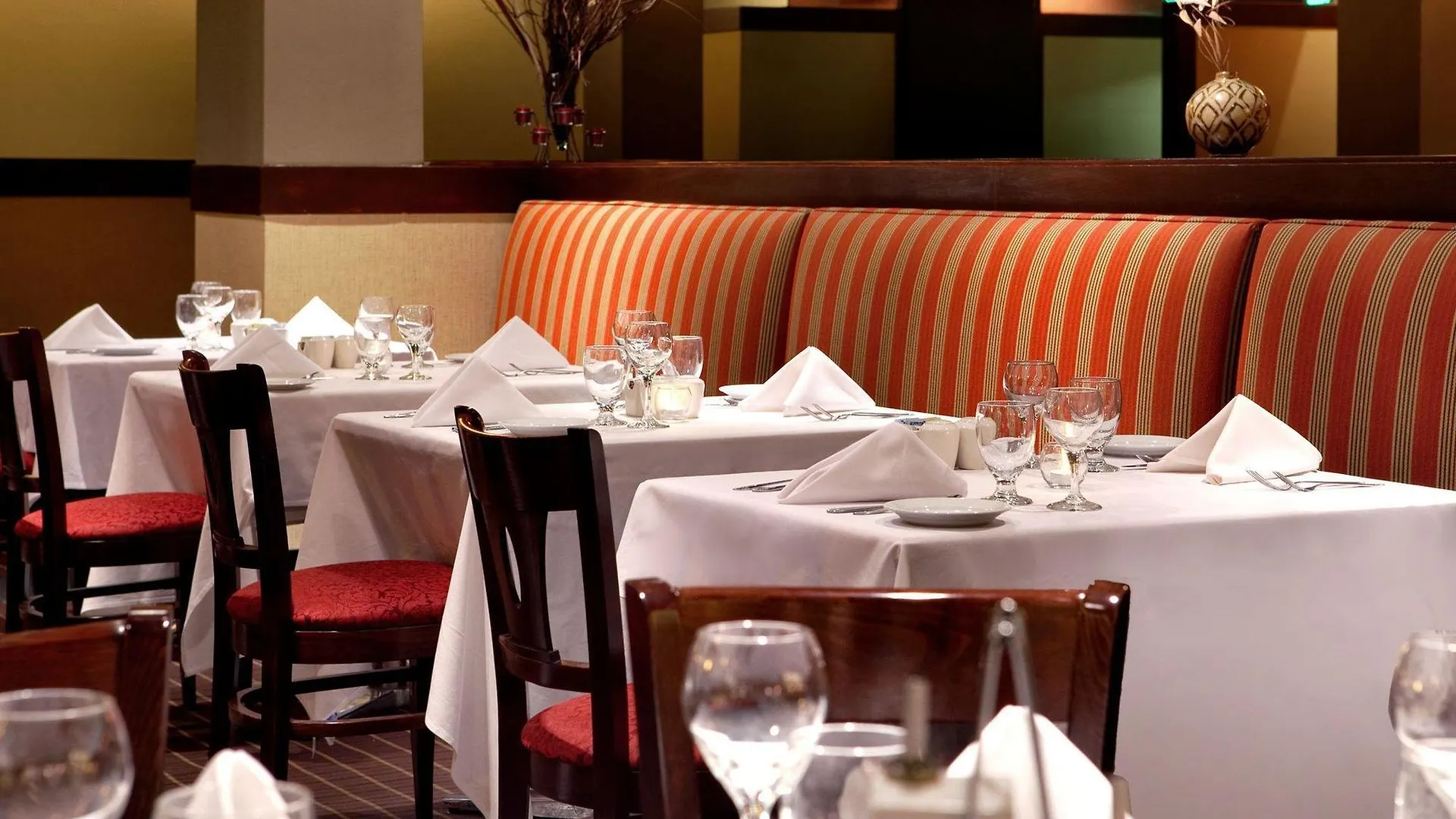 Doubletree By Hilton Airport & Convention Center Otel