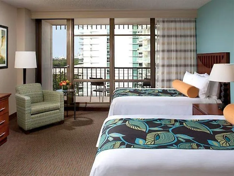 Hotel Courtyard Coconut Grove