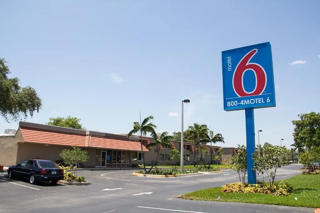 מלון 6-miami, Fl