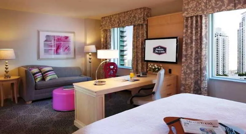 Hampton & By Hilton Downtown/brickell Hotel