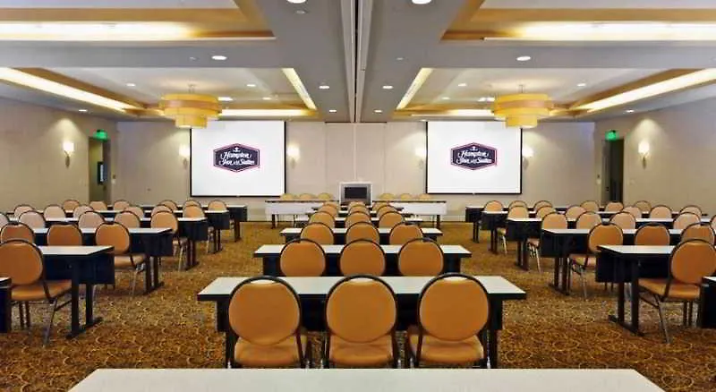 Hotel Hampton & By Hilton Downtown/brickell 3*