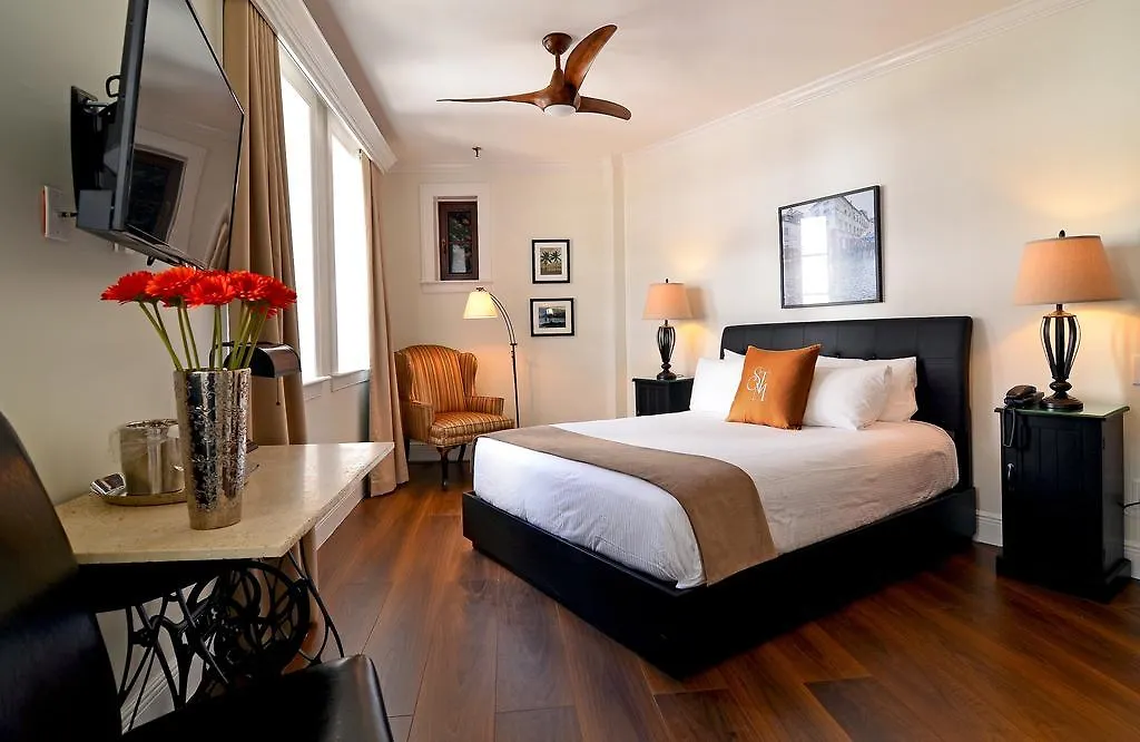 St. Michel Hotel 3*