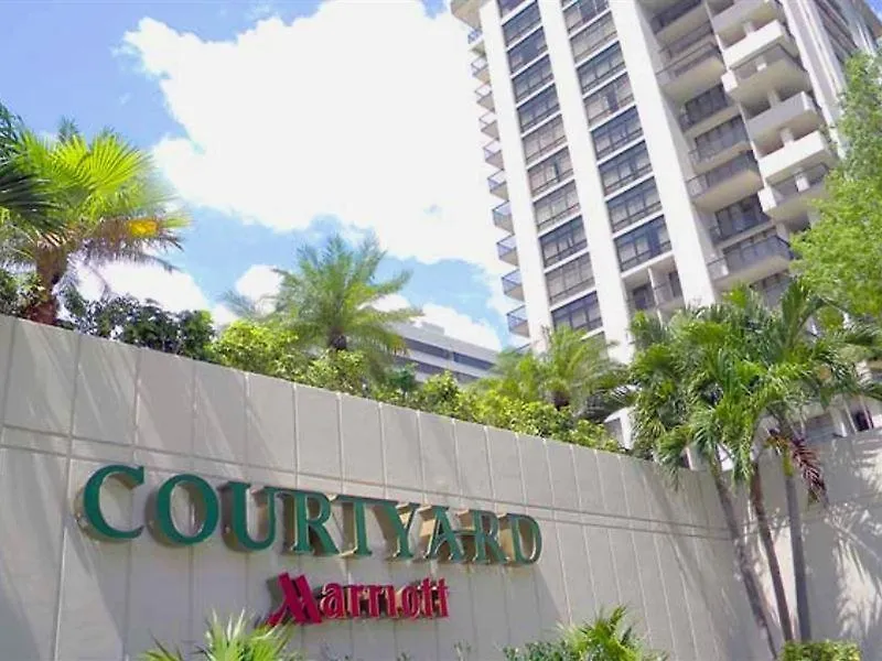Courtyard Coconut Grove Hotel