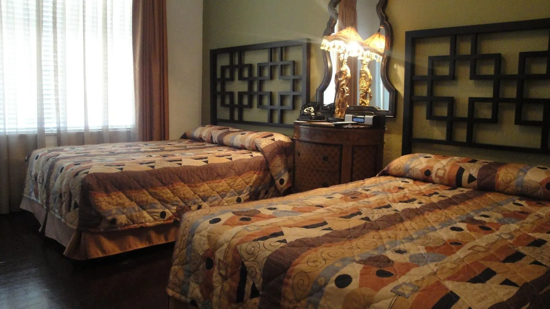 South Plaza Hotel 3*