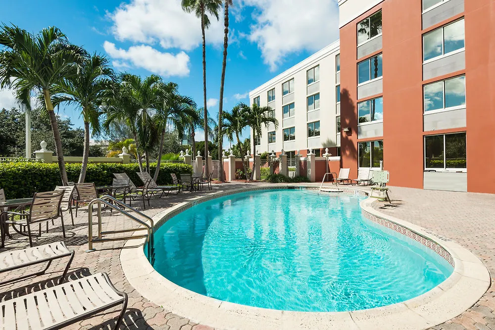 Express Miami Airport Area By Ihg Hotel Doral