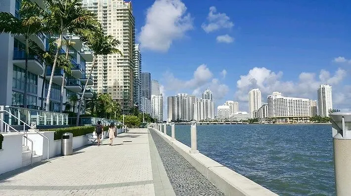 Brickell Bay Boardwalk - Waterfront Luxury Apartamento