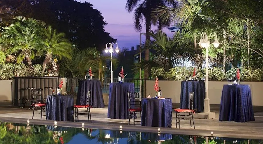 Courtyard Coconut Grove 3*