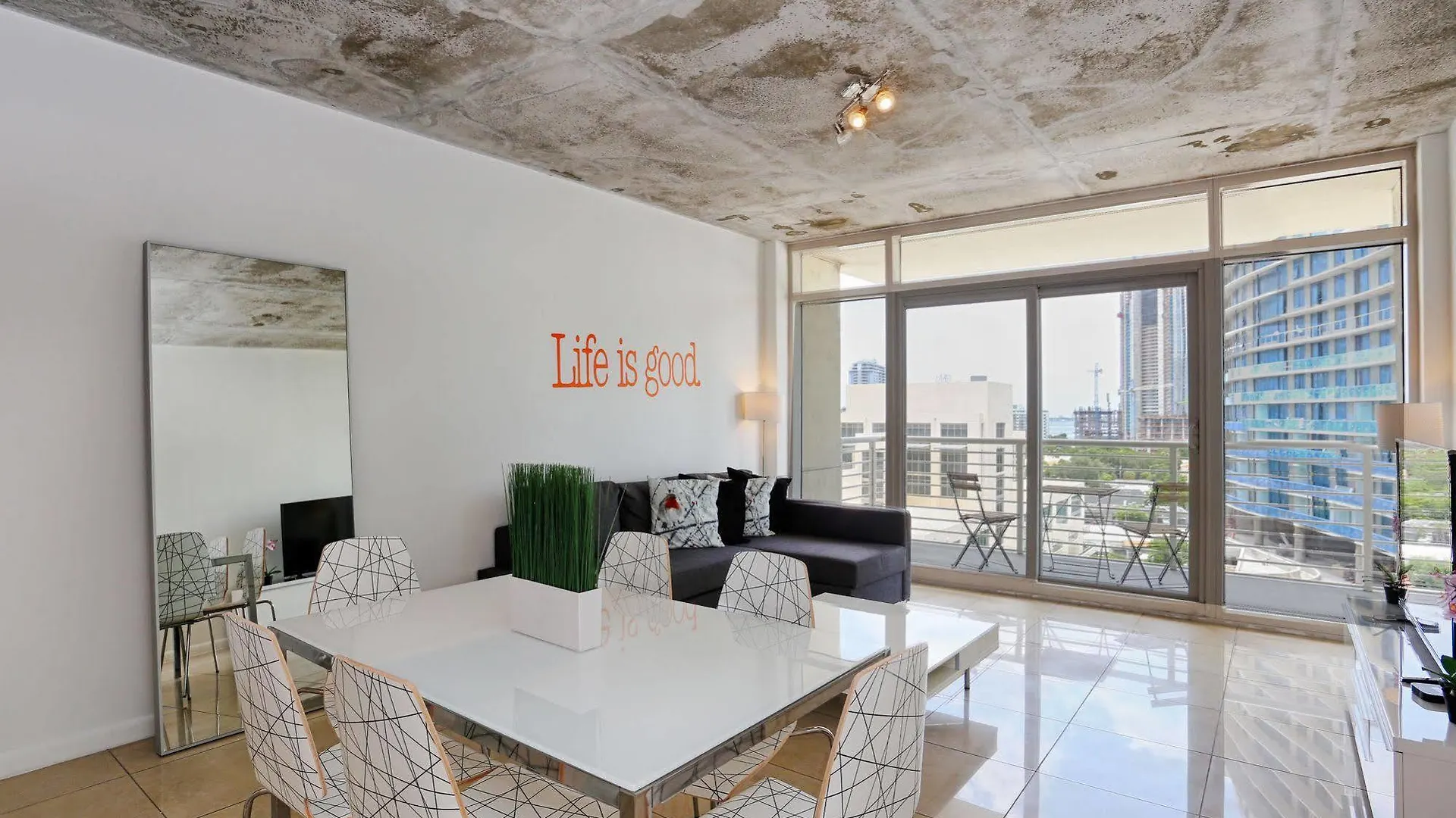 Sky At Midtown Apartamento