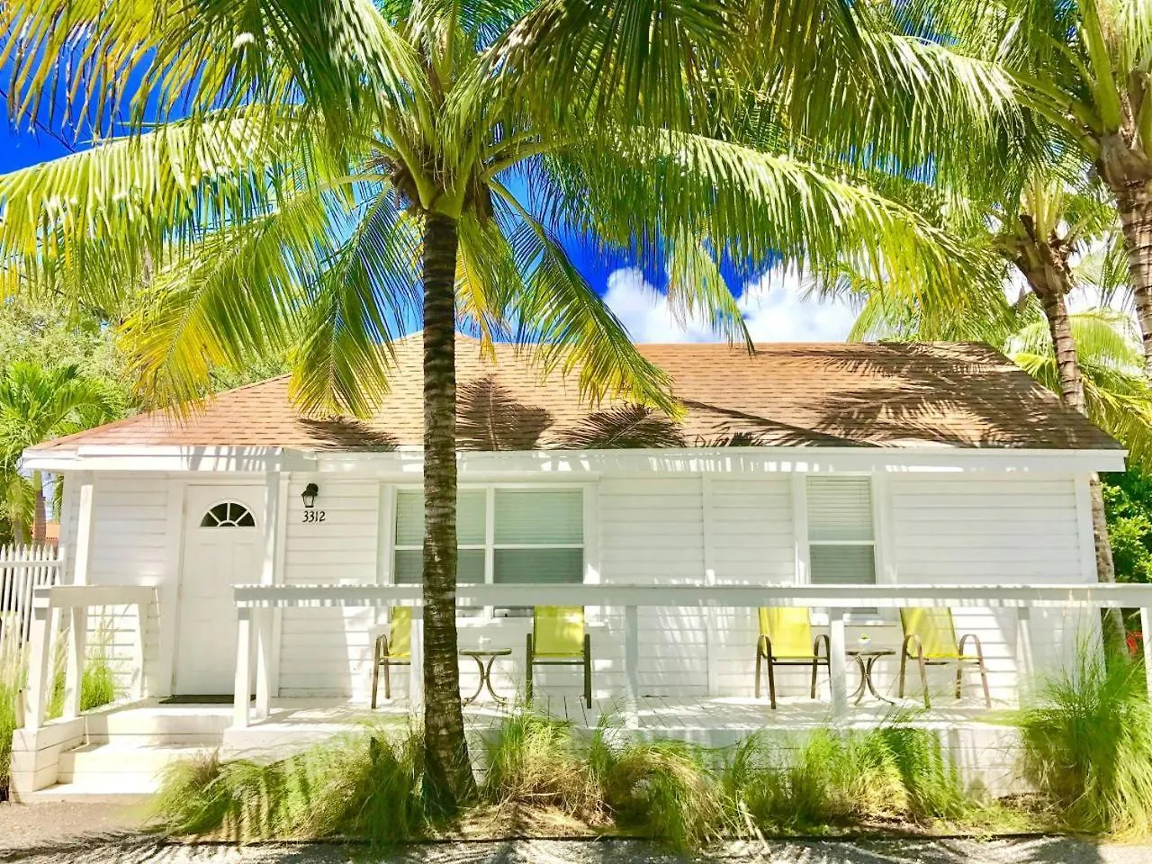 Grove Bay - 2/2 Gated Cottage-walk To Bay * Miami