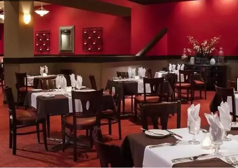 Doubletree By Hilton Airport & Convention Center Otel 4*