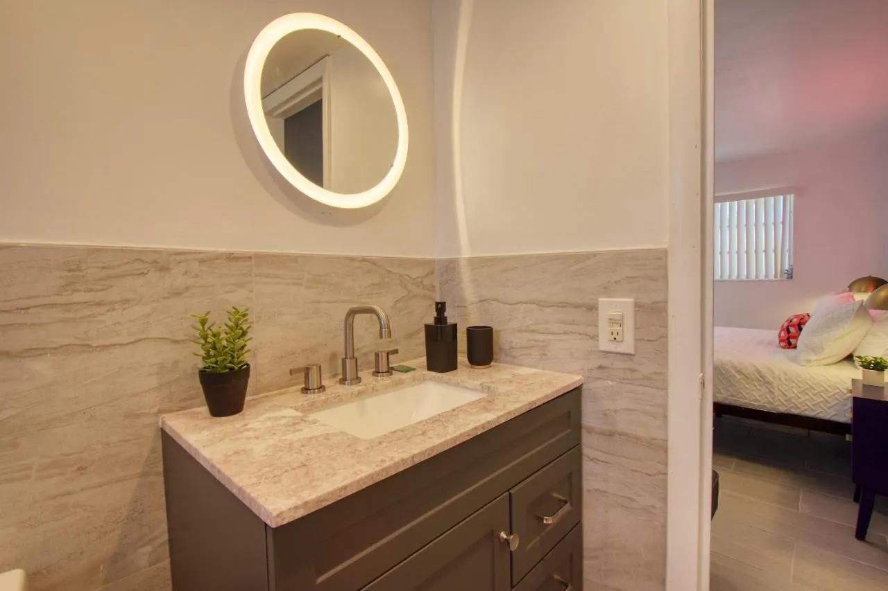 Апартаменты 23 Palms - Midtown Wynwood *