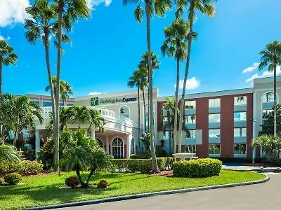 Hotel Express Miami Airport Area By Ihg 3*