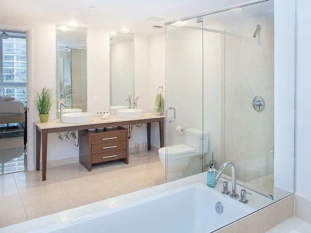 Luxury Waterfront In The Urban Oasis At Icon-brickell Free *
