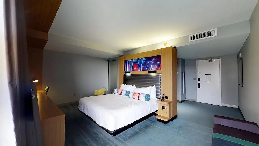 Aloft Brickell 3*