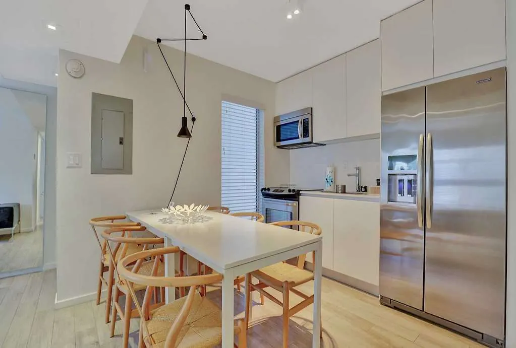 Lägenhetshotell Haus Contemporary 4*
