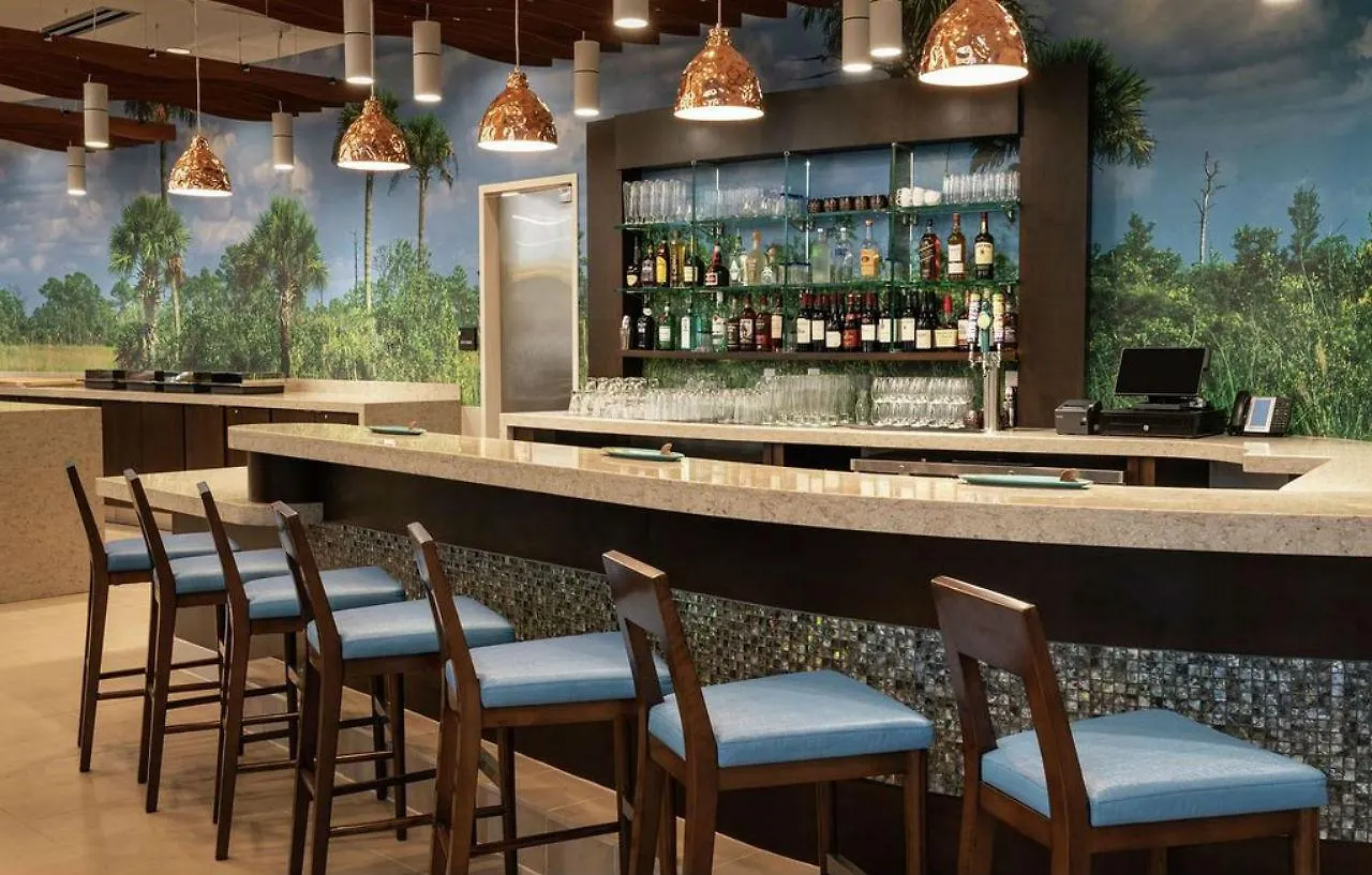 Doubletree By Hilton Miami Doral Hotel 4*