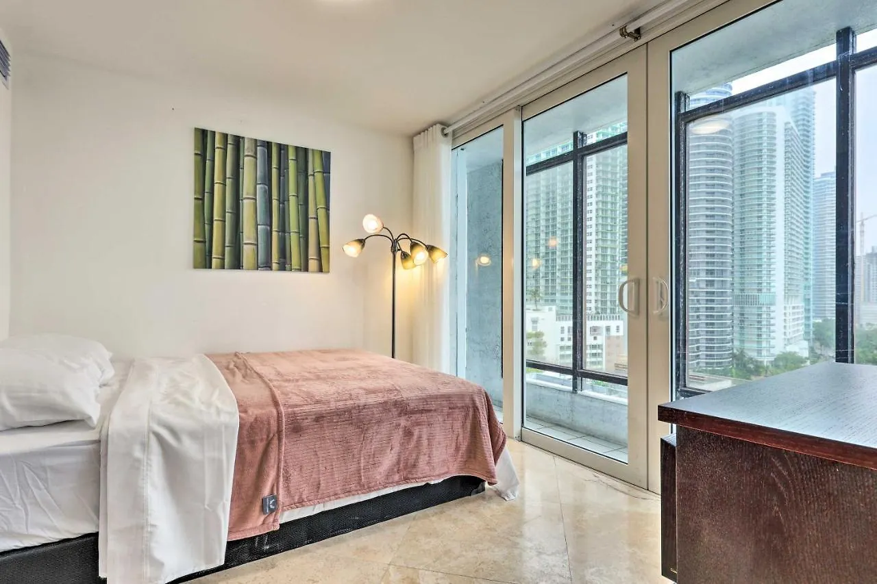 Waterfront High-rise - 5 Mi 公寓