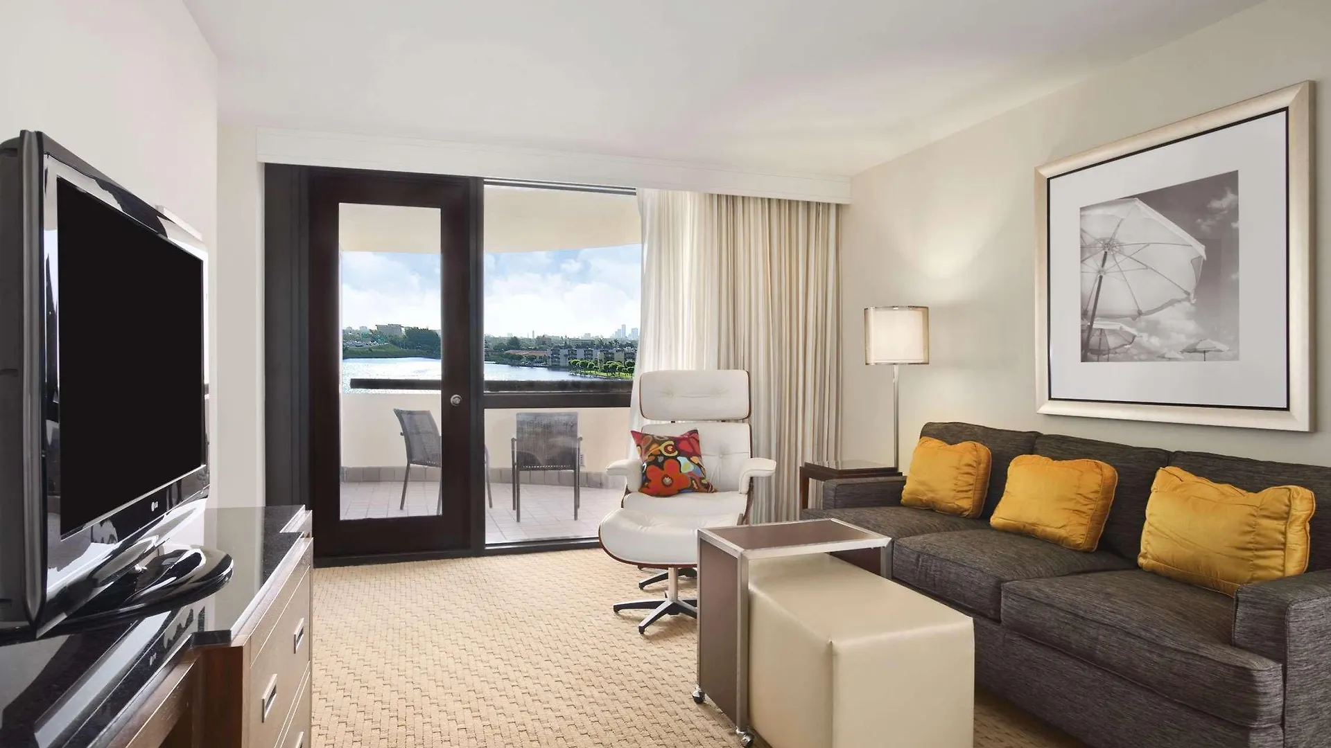 Hilton Miami Airport Blue Lagoon