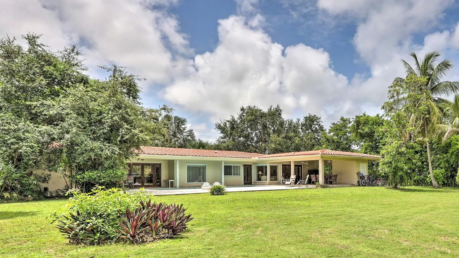 Holiday home With Pool In Upscale Pinecrest Village Miami