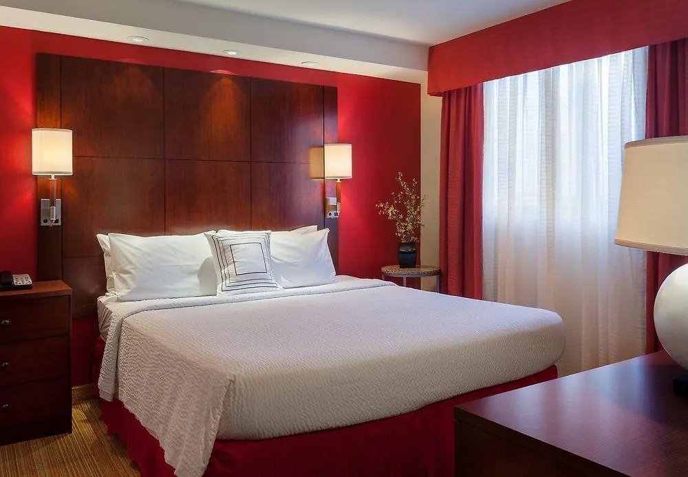 By Marriott Airport Hotell Miami