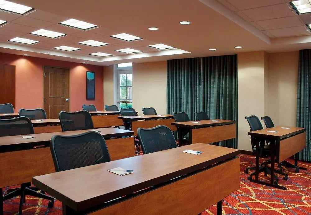 Hotell By Marriott Airport 3*