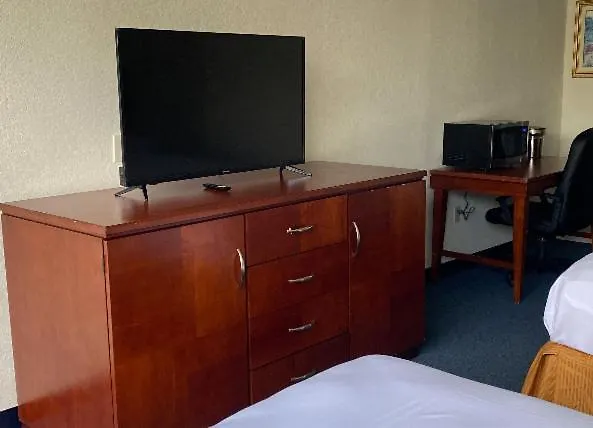 Miami Gardens & Hotel 2*