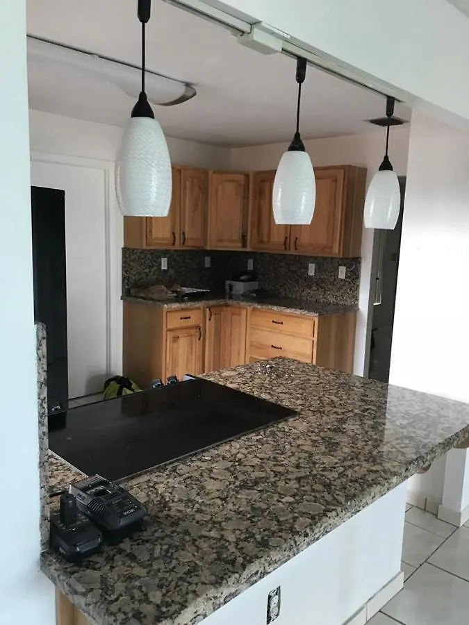 82-10sw 135av Miami