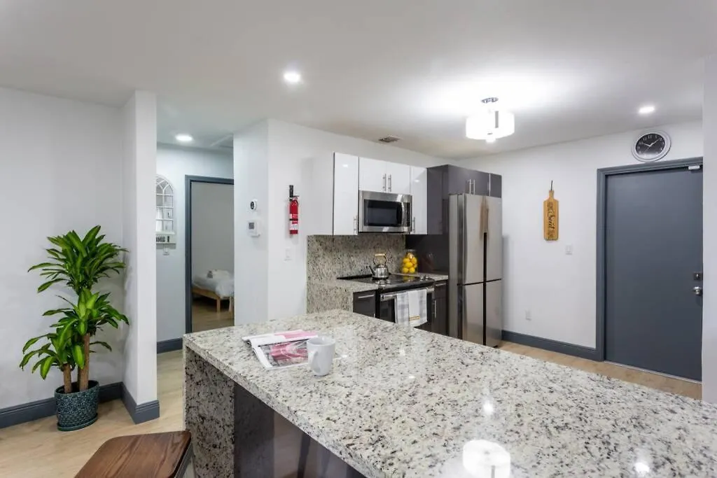 度假居 Casa Madeira @ The Heart Of Design District 迈阿密