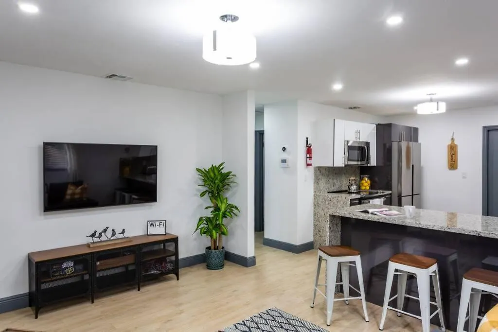 Holiday home Casa Madeira @ The Heart Of Design District *