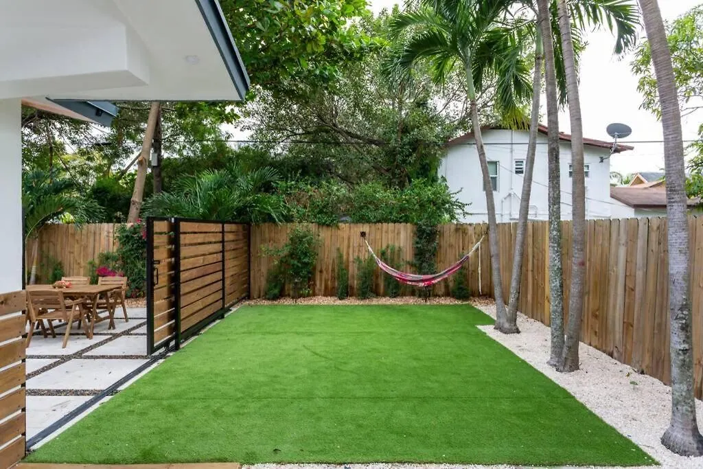 Casa Madeira @ The Heart Of Design District Holiday home