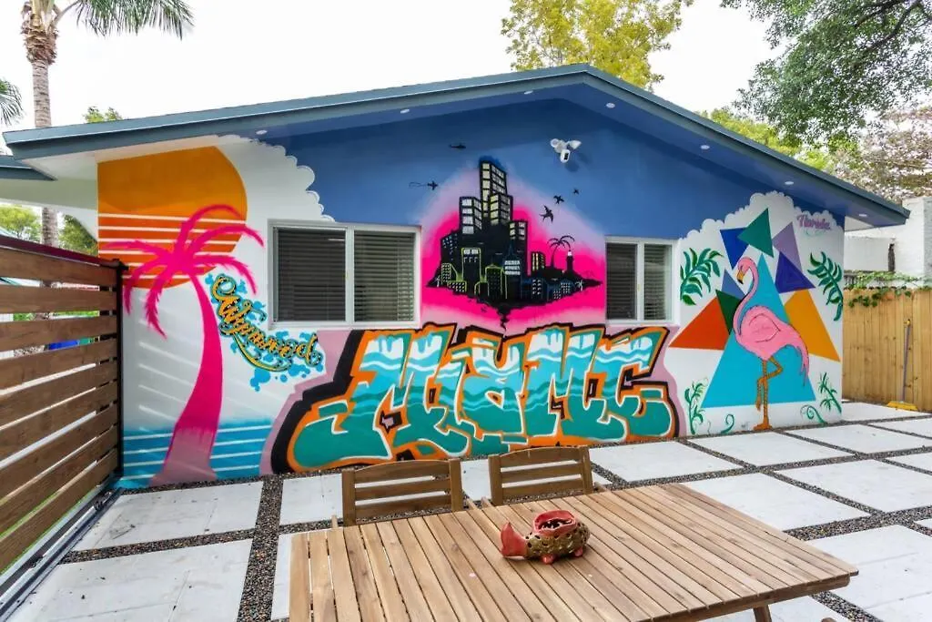 Casa Madeira @ The Heart Of Design District 度假居 迈阿密